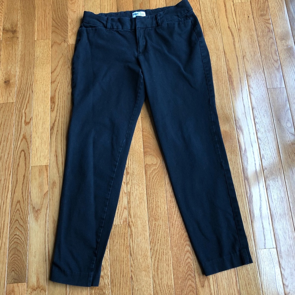 Old Navy The Long Pixie Pant in Black